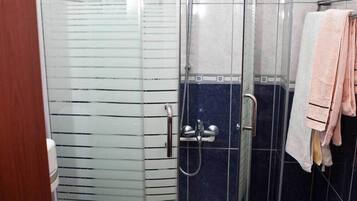 Classic Apartment (29-32) | Bathroom