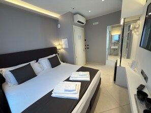 Standaard kamer, 1 twee- of 2 eenpersoonsbedden | Luxe beddengoed, bedden met traagschuimmatras, een minibar