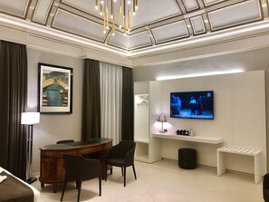 Executive Quadruple Room, Multiple Beds, City View | Premium bedding, memory-foam beds, minibar, in-room safe - Etnea Style Catania Luxury Rooms (Catania)