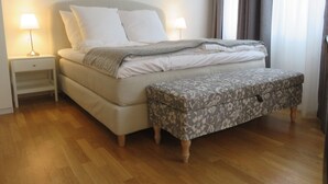 Apartment with shower 1 | 1 bedroom, soundproofing, free WiFi, bed sheets - Historisches Bürgerhaus Dresden (Dresden)