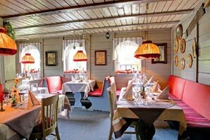 Free daily buffet breakfast  - Untere Mühle 1 (Langerringen)