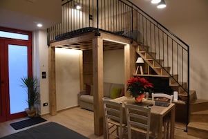 Habitación Deluxe | Escritorio, sistema de insonorización, wifi gratis y ropa de cama