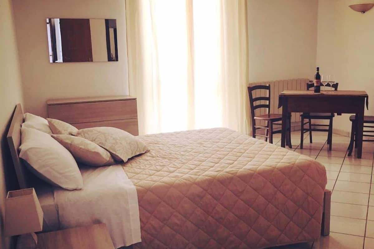 Kamar Deluks, teras | Meja kerja, kedap suara, Wi-Fi gratis, dan seprai linen