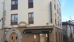 Front of property - Hostal Itxasoenea (Aoiz)