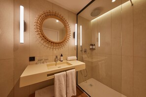 Shower, rainfall showerhead, hair dryer, towels - Alua Calvia Mallorca Hotel (Calvia)