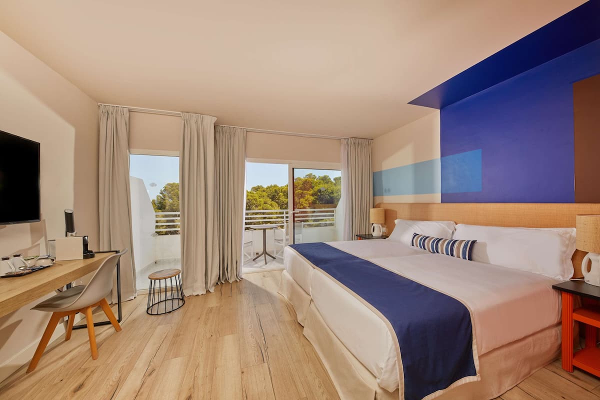 1 bedroom, in-room safe, desk, laptop workspace