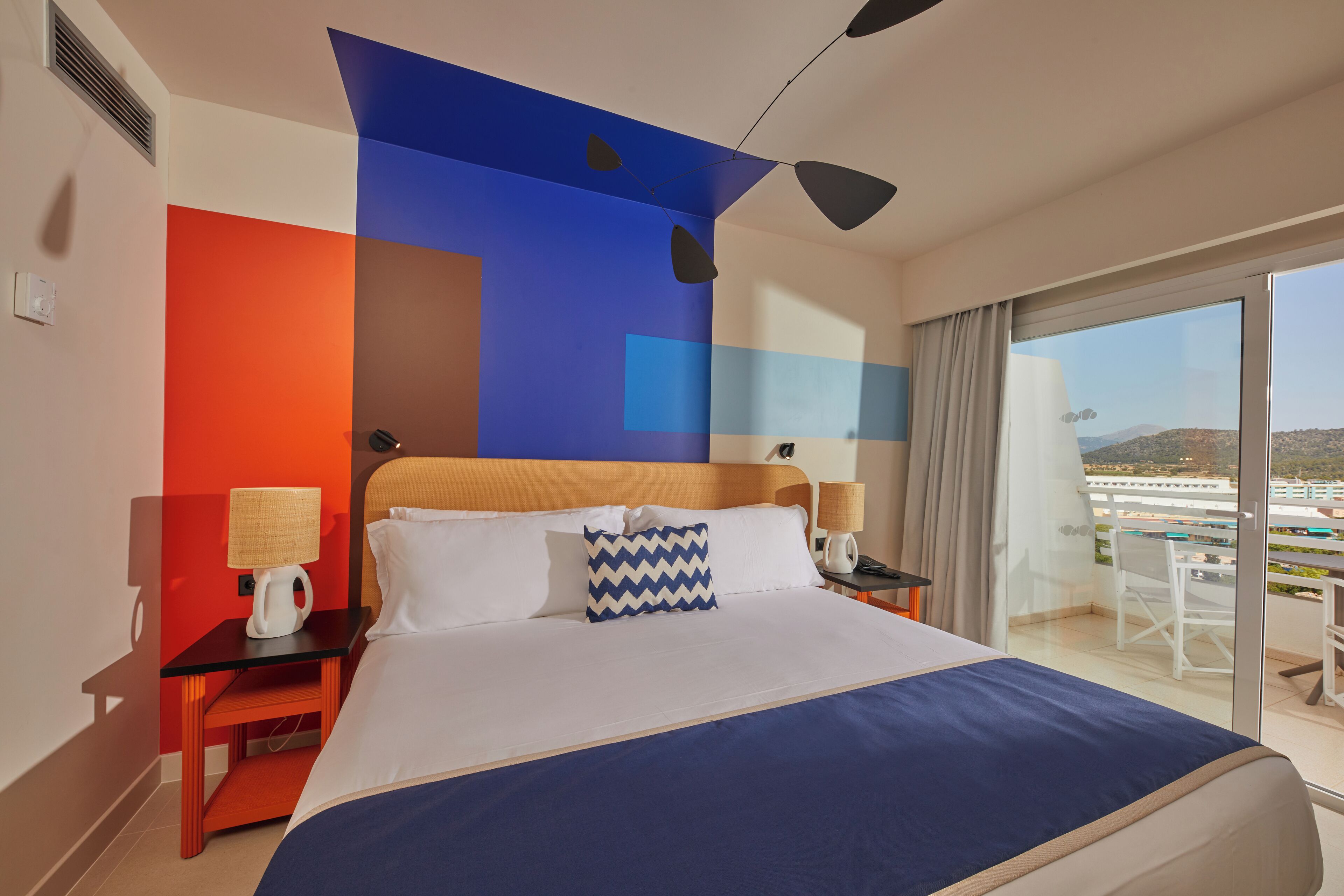 In-room safe, desk, laptop workspace, free WiFi