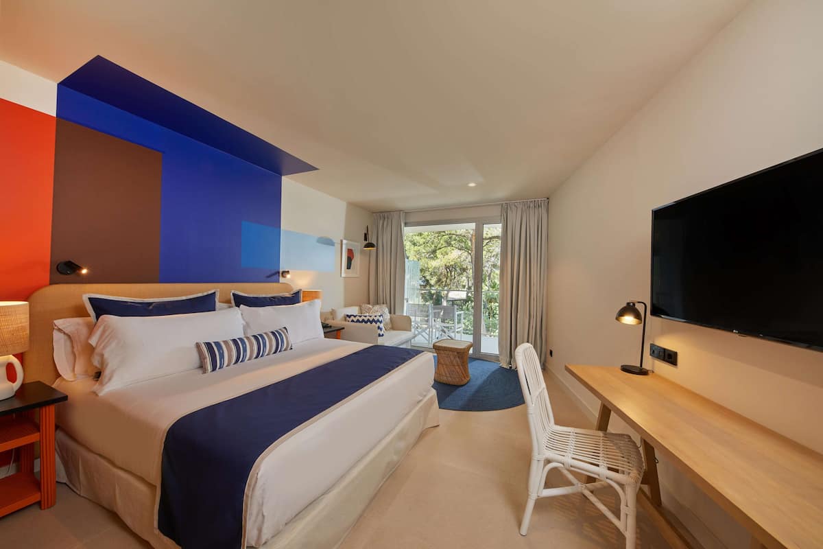 1 bedroom, in-room safe, desk, laptop workspace