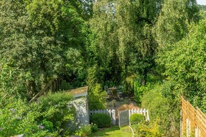 Property grounds - Willow Cottage, North Creake, Norfolk (North Creake)