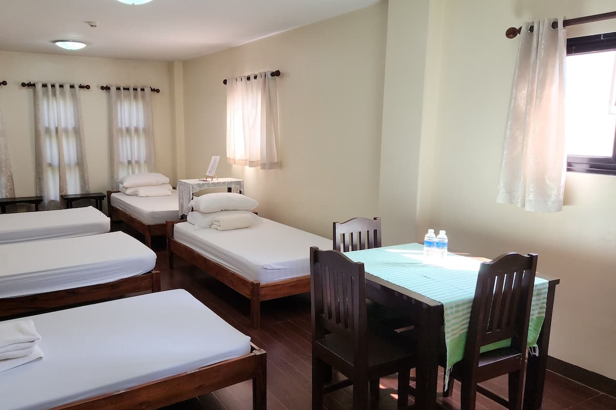 Family Room | Premium bedding, desk, free WiFi, bed sheets