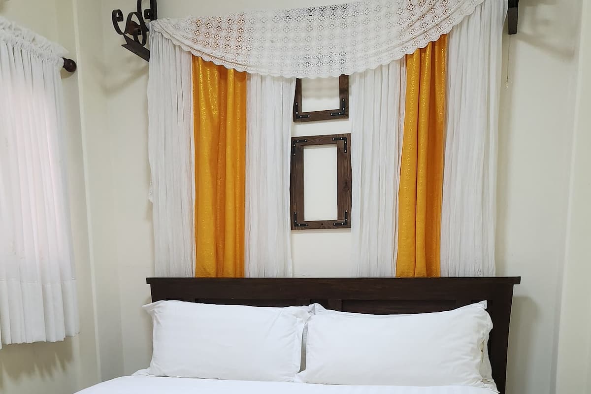 Deluxe Room | Premium bedding, desk, free WiFi, bed sheets