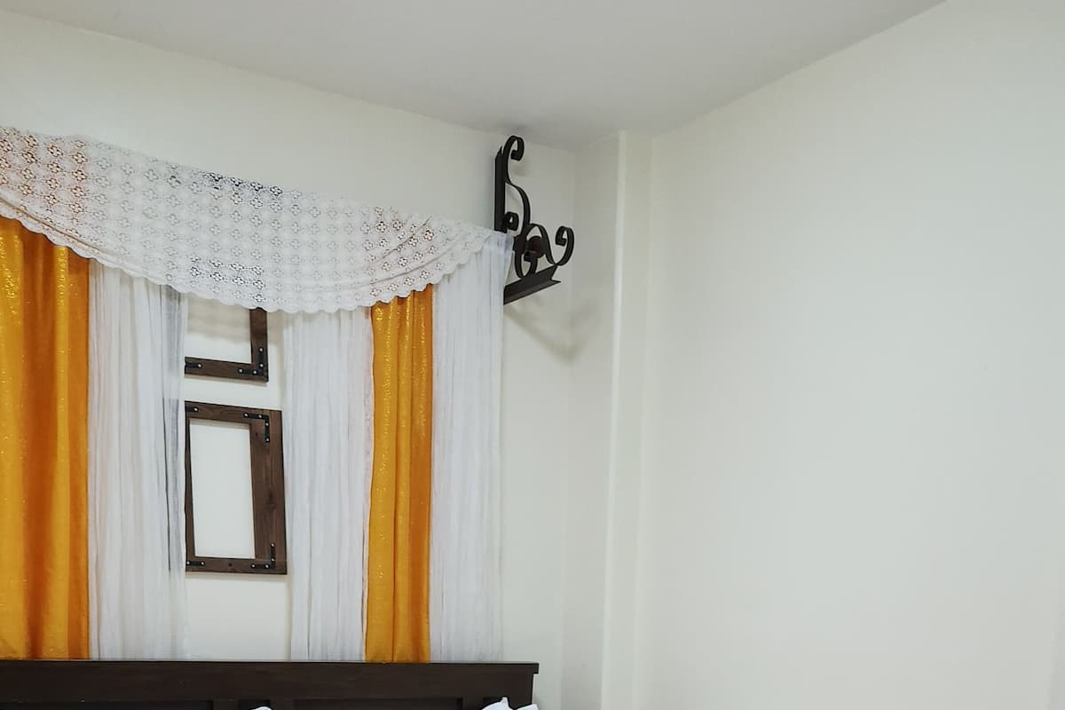 Deluxe kamer | Luxe beddengoed, een bureau, gratis wifi, beddengoed