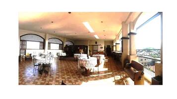 Daily local cuisine breakfast (PHP 200 per person)