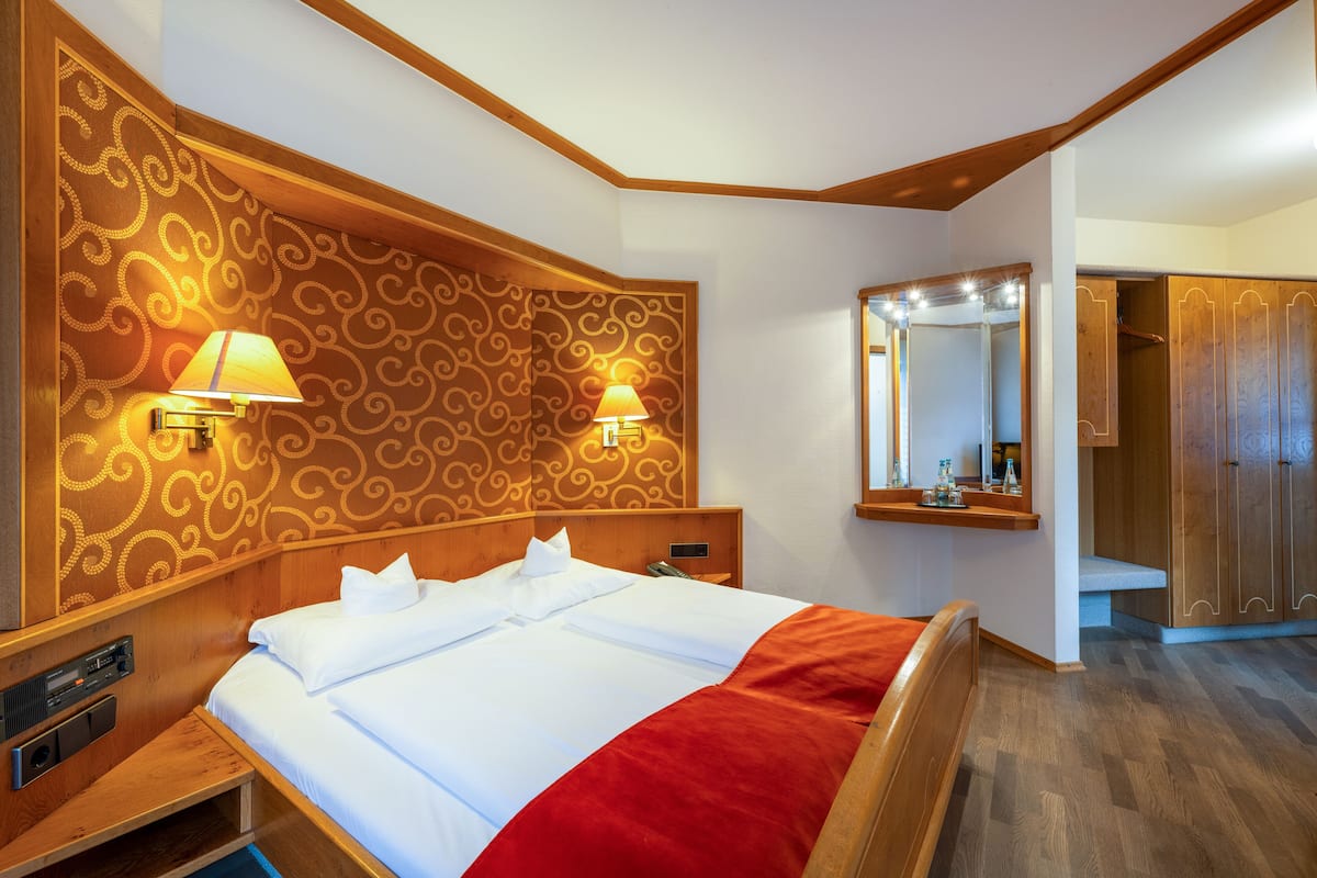 comfort double room | hypo-allergenic bedding, in-room safe, desk, laptop workspace