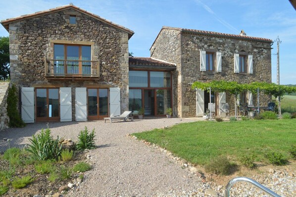 Overnatningsstedets facade