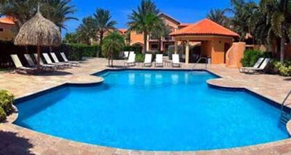 Uskomaton talo kultarannalla