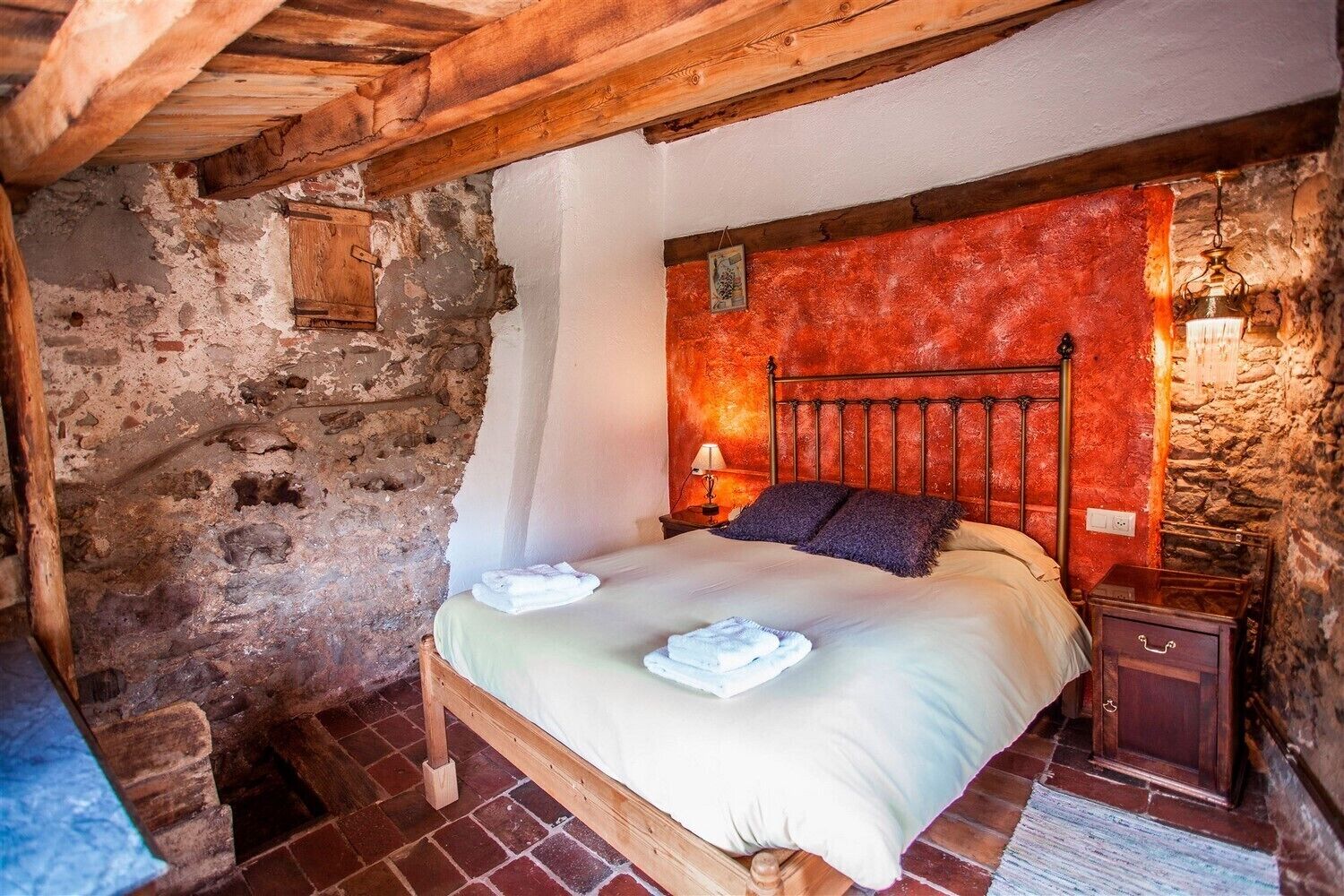 Old restored mill with 2 bedrooms and community heated pool