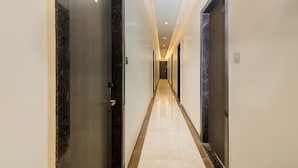 Lobby - Hotel Oyster Suite (Mumbai)