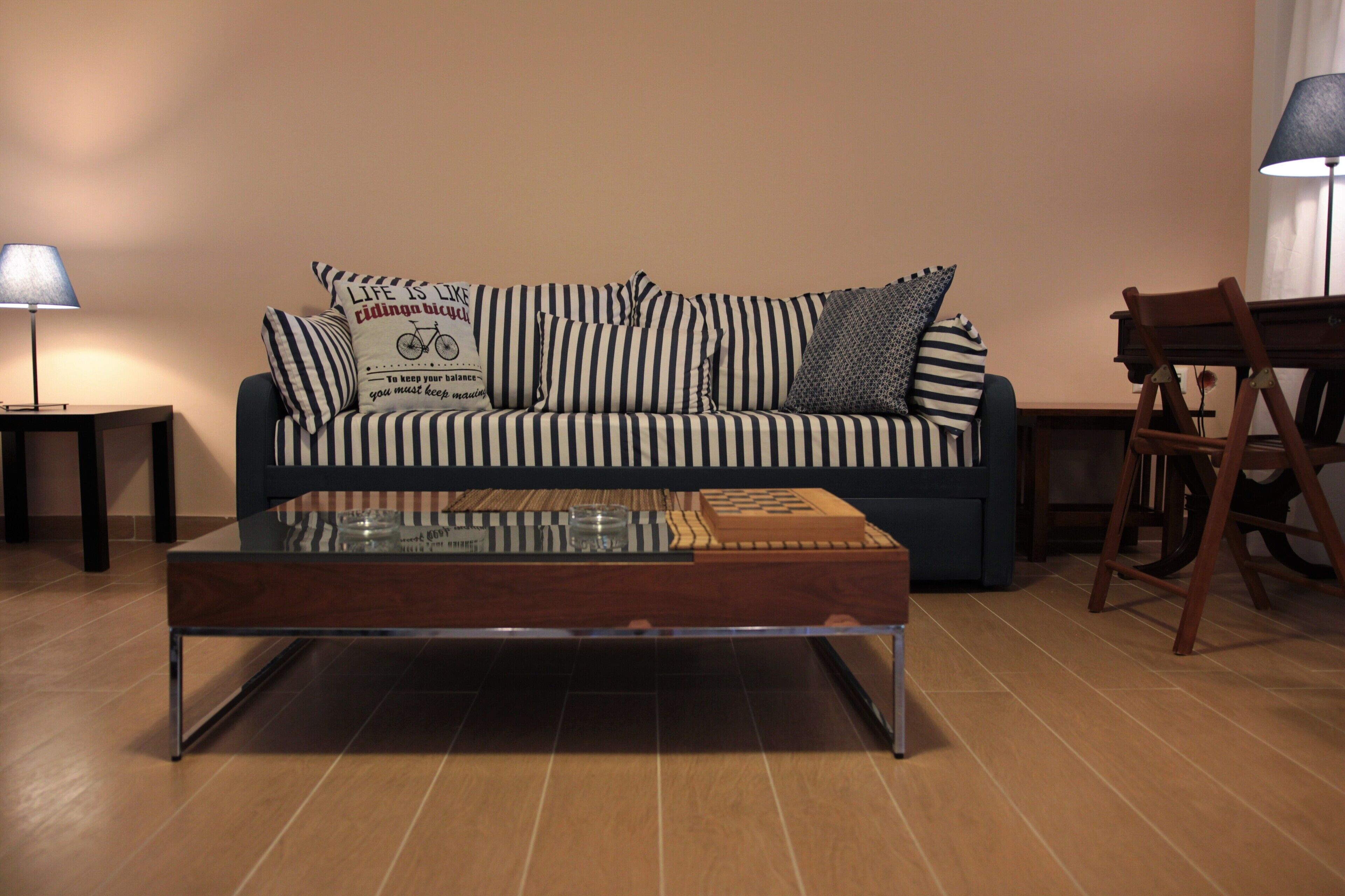 BIG BLUE SEA IN GREEN