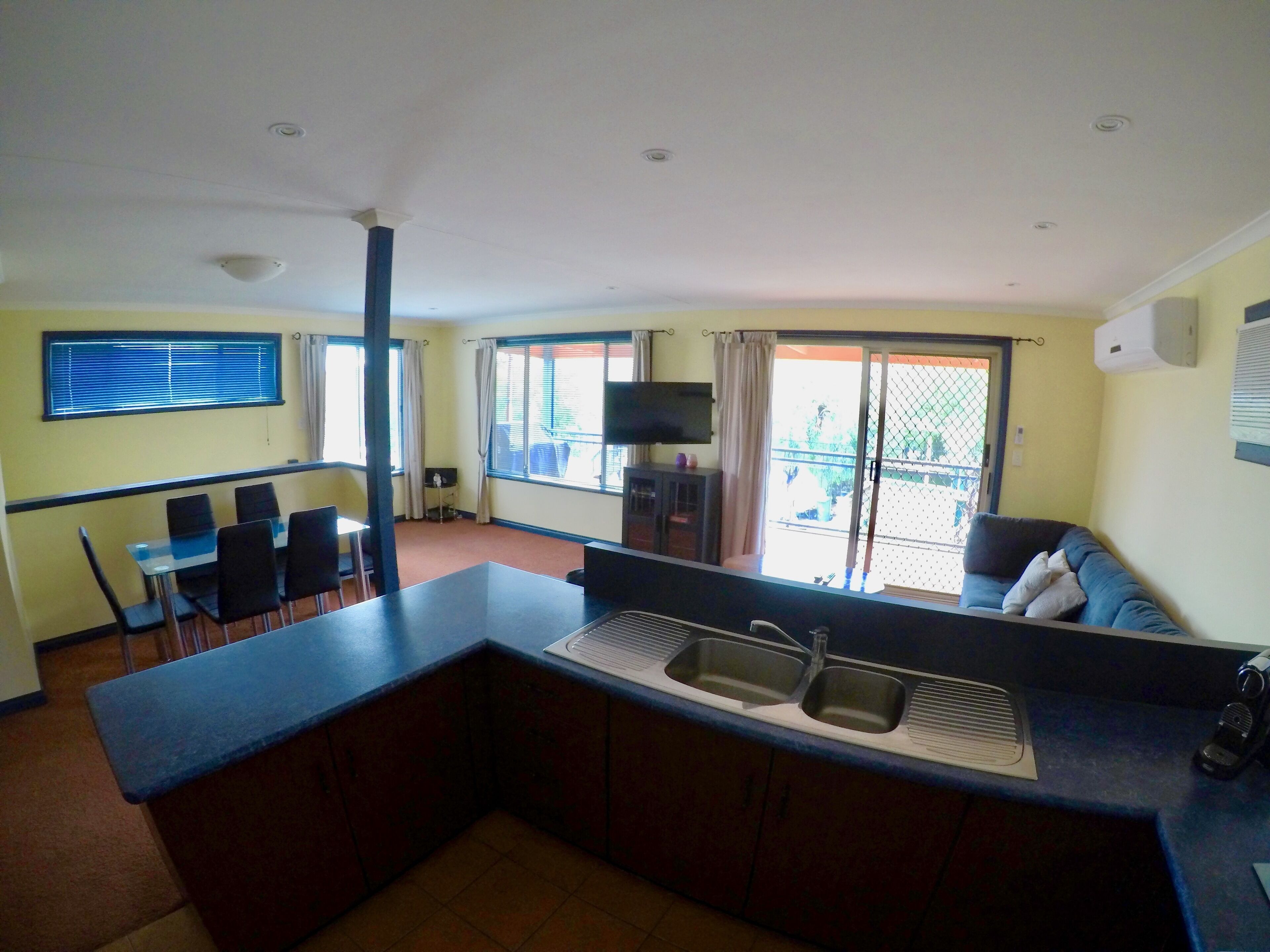 3 Bedroom Holiday House with River Views