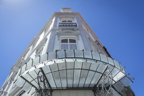 Front of property - Armazéns Cogumbreiro (Ponta Delgada)