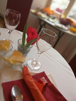 Daily cooked-to-order breakfast for a fee - Hotel Altes Theater Heilbronn (Heilbronn)