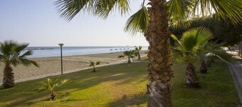 Castaway Beach apartment