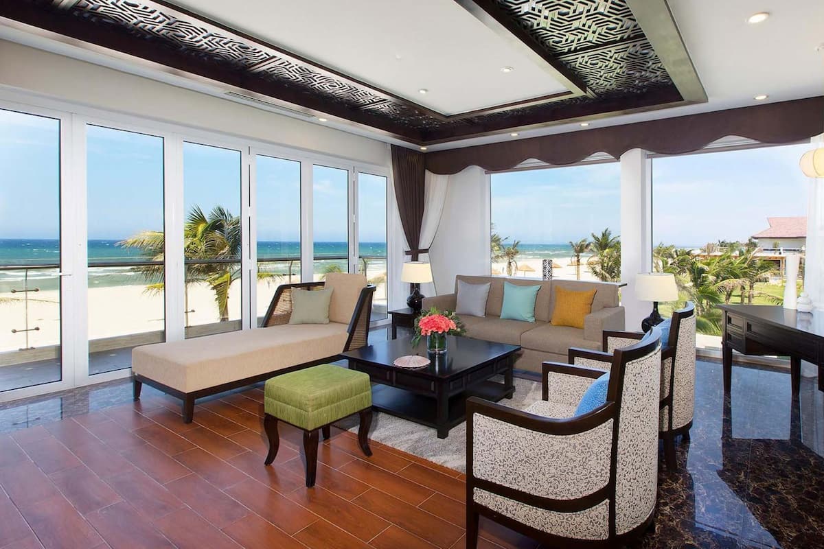 Villa, 3 Bedrooms, Oceanfront | Living area