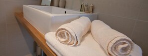 Superior Double Room | Bathroom amenities - Boutique Hotel Villa Kathrina (Bamberg)