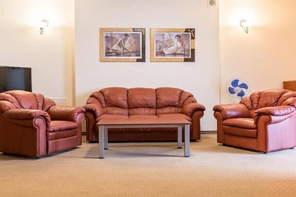 Suite estudio | Sala de estar | Televisión de pantalla plana