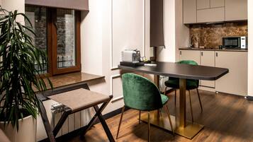 Standard Apartment | Private kitchen | Fridge, microwave, stovetop, espresso maker