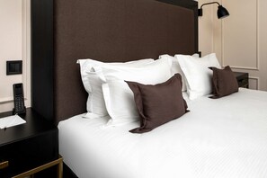 Standard Apartment | 1 bedroom, in-room safe, desk, laptop workspace - De Paris Apartments (Kyiv)