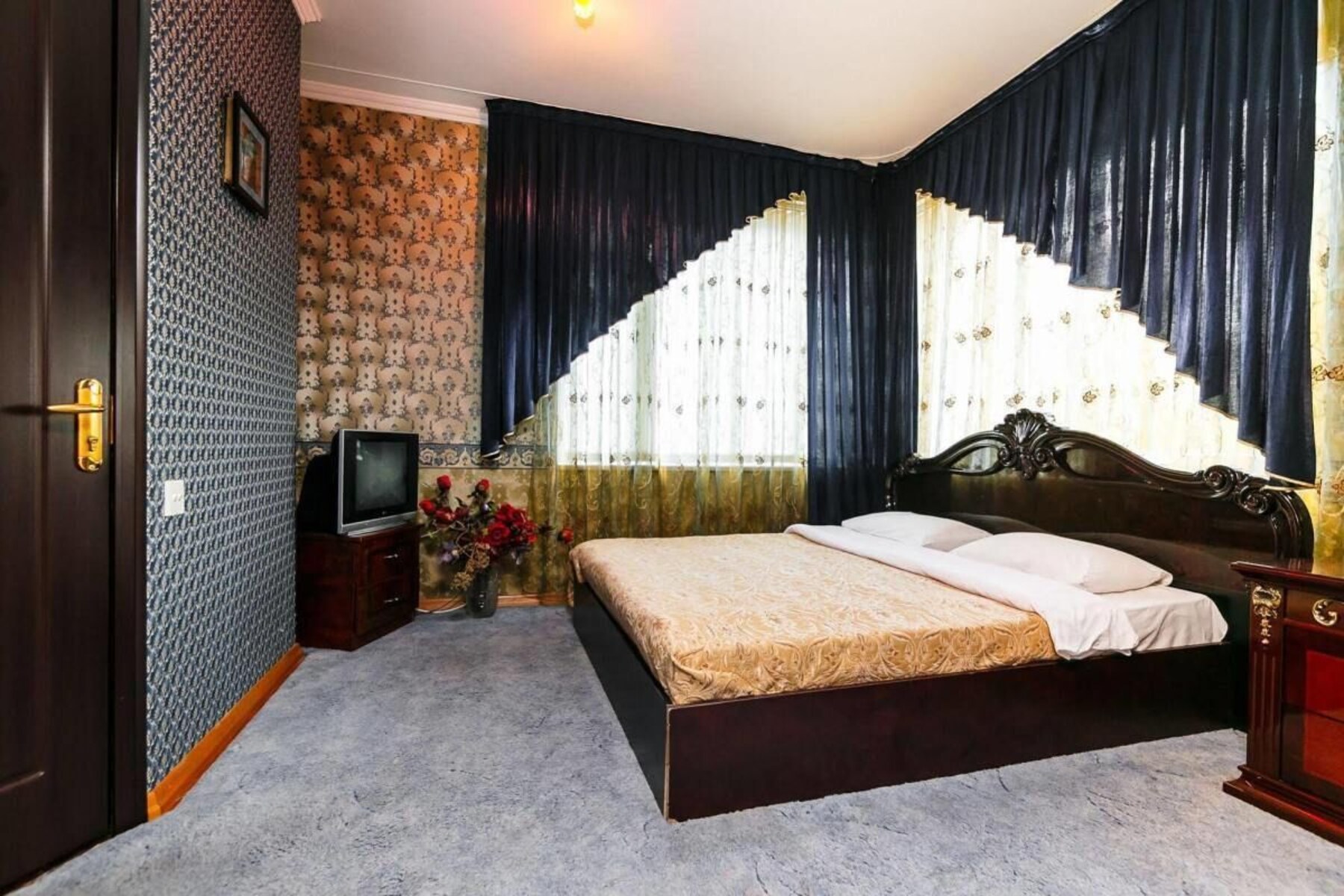 Habitación Confort | Insonorización, tabla de planchar con plancha y wifi gratis