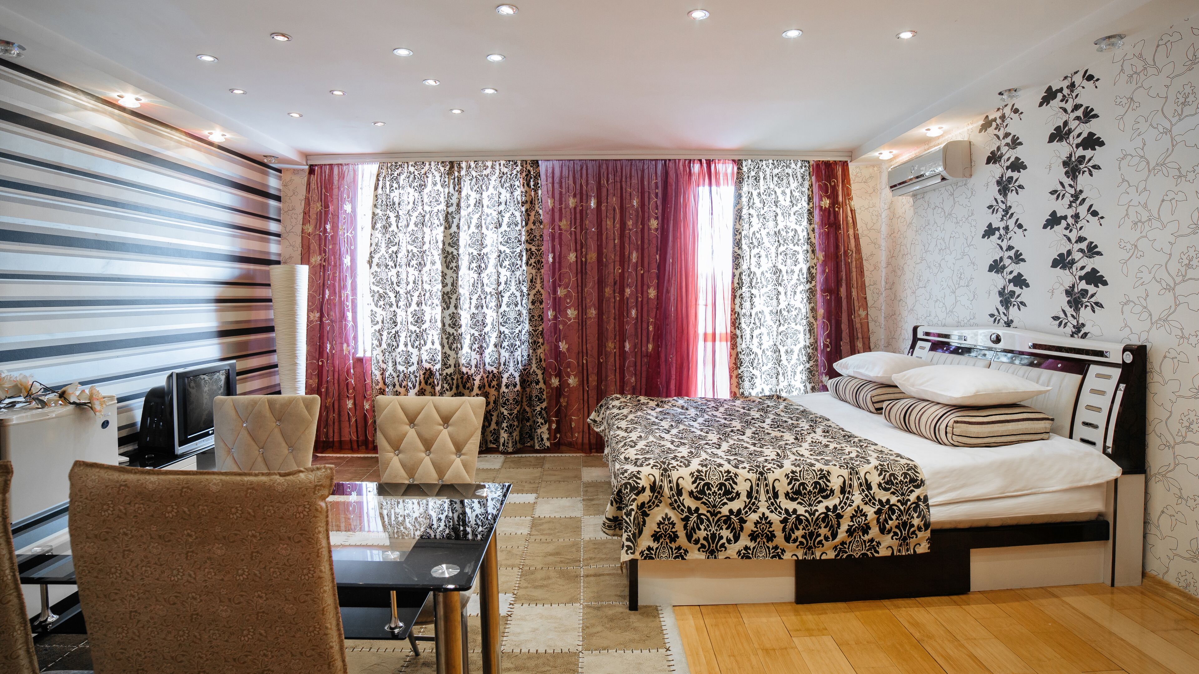 Luxury Room | Soundproofing, iron/ironing board, free WiFi, bed sheets