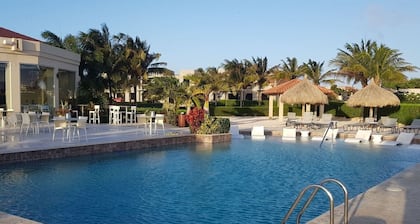 JOLIE MAISON AVEC PISCINE PRIVÉE EN GOLD COAST