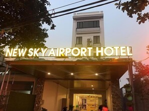 Front of property - New Sky Airport Hotel (Hanoi)