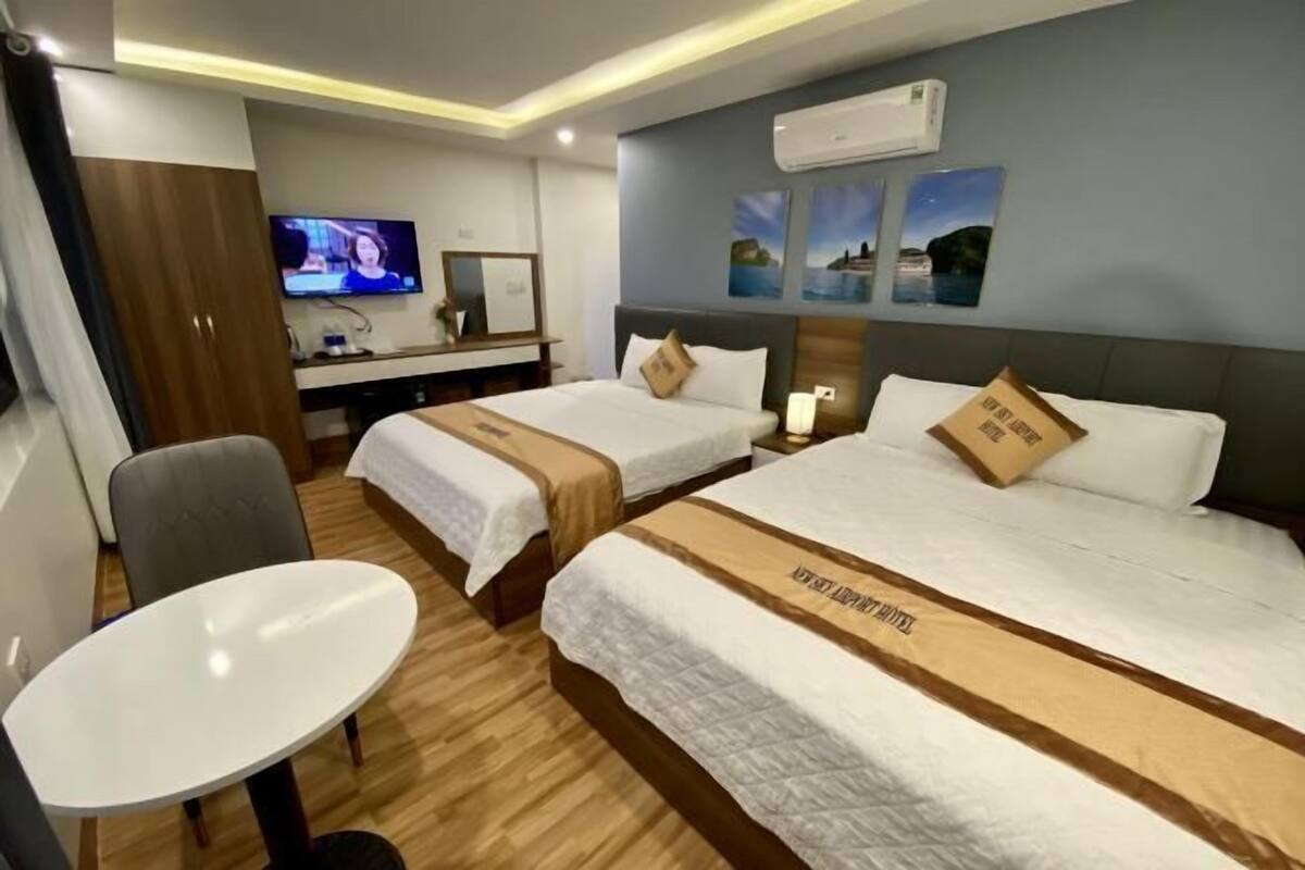 Premium bedding, down duvets, pillow-top beds, minibar