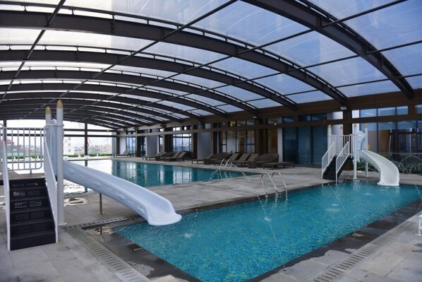 Piscine intérieure