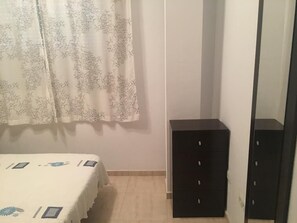 2 عدّة غرف نوم وخدمة الإنترنت