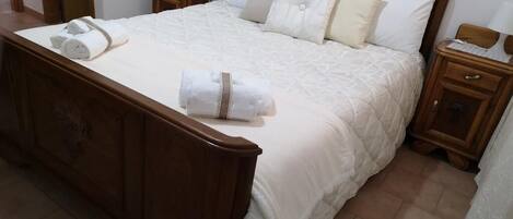 1 soverom, lydisolert, strykejern/-brett og wi-fi