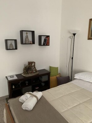 1 Schlafzimmer, schallisolierte Zimmer, Bügeleisen/Bügelbrett, WLAN