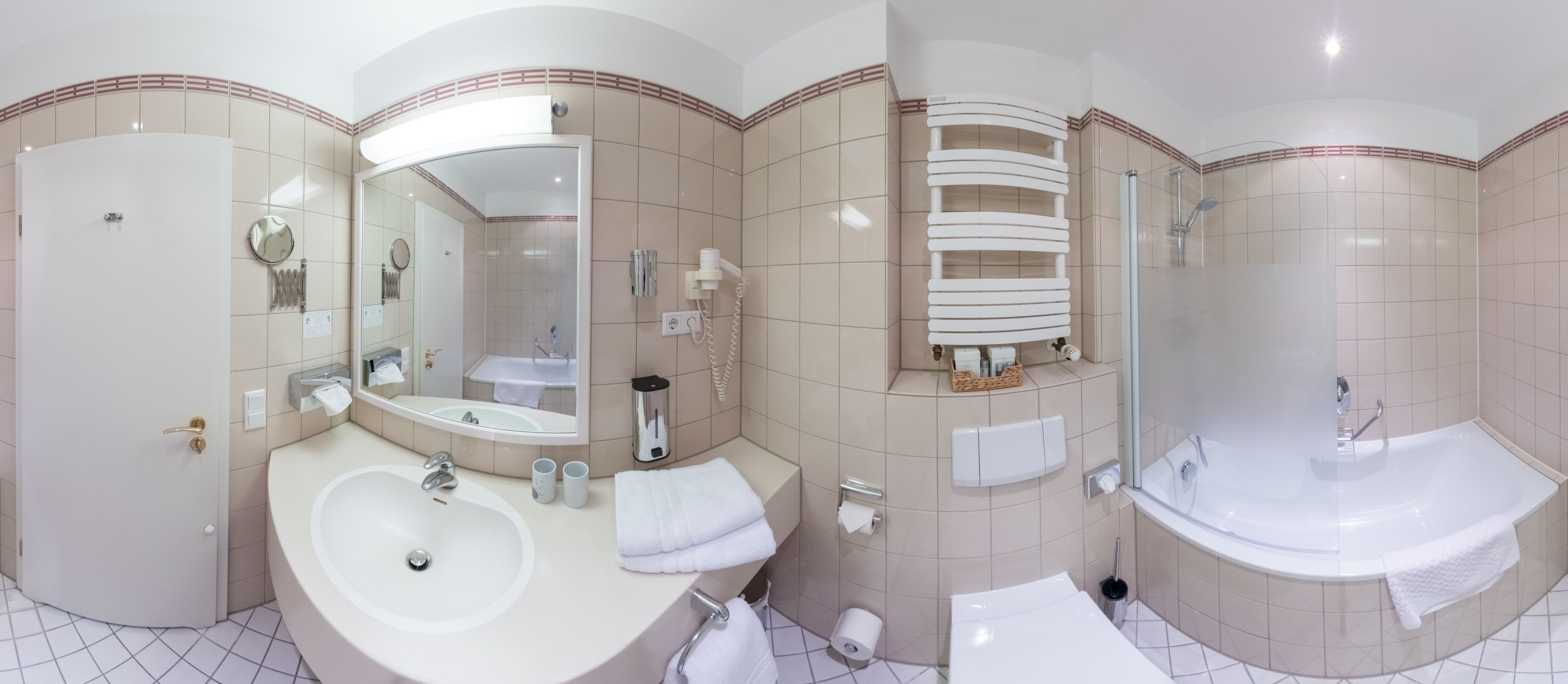 standard double room, private bathroom | bathroom