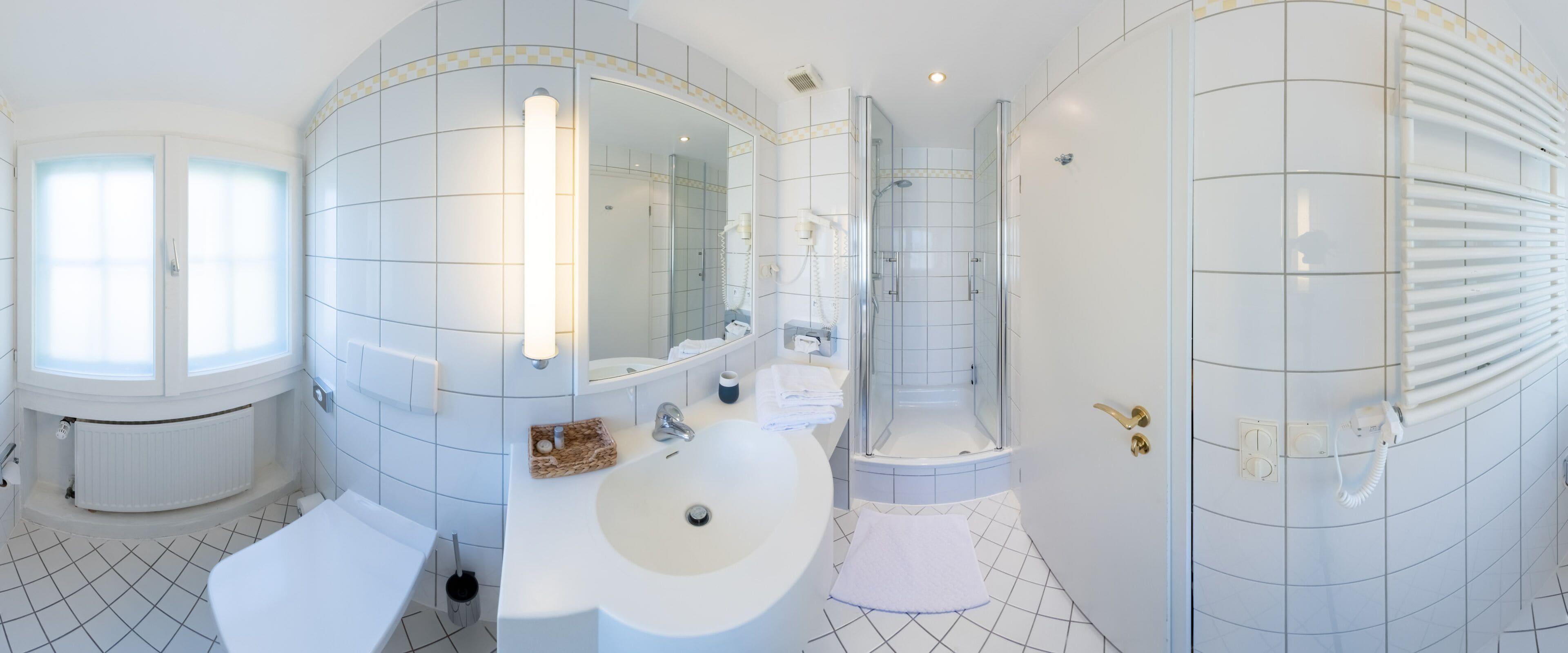 standard single room, private bathroom | bathroom