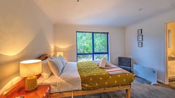 3 bedrooms, free WiFi, bed sheets