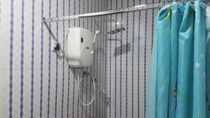 Double Room | Bathroom | Shower, rainfall showerhead, free toiletries, towels - Bright Hotel & Suites (Koforidua)