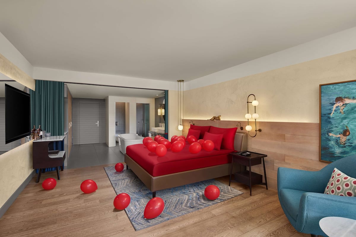 Honeymoon Room | 1 habitación y artículos del minibar gratis