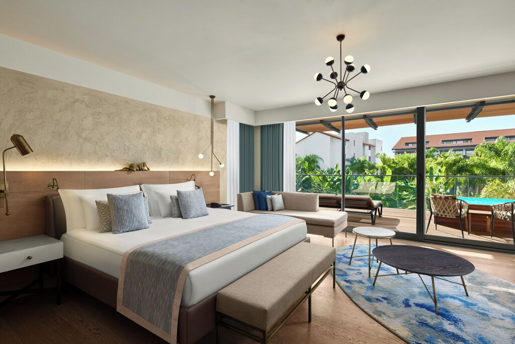 Suite, Jetted Tub (Lake House) | Free minibar, in-room safe, desk, laptop workspace