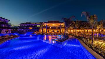 Indoor pool, seasonal outdoor pool, pool umbrellas, sun loungers