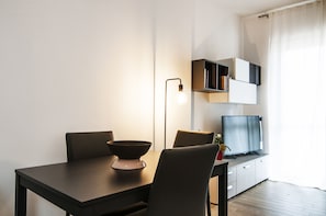 Apartamento, 1 quarto (Grigio) | Opções para refeição no quarto