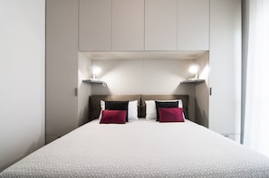 Apartamento, 1 quarto (Rosso) | 1 quarto, ferros/tábuas de passar roupa, Wi-Fi de cortesia